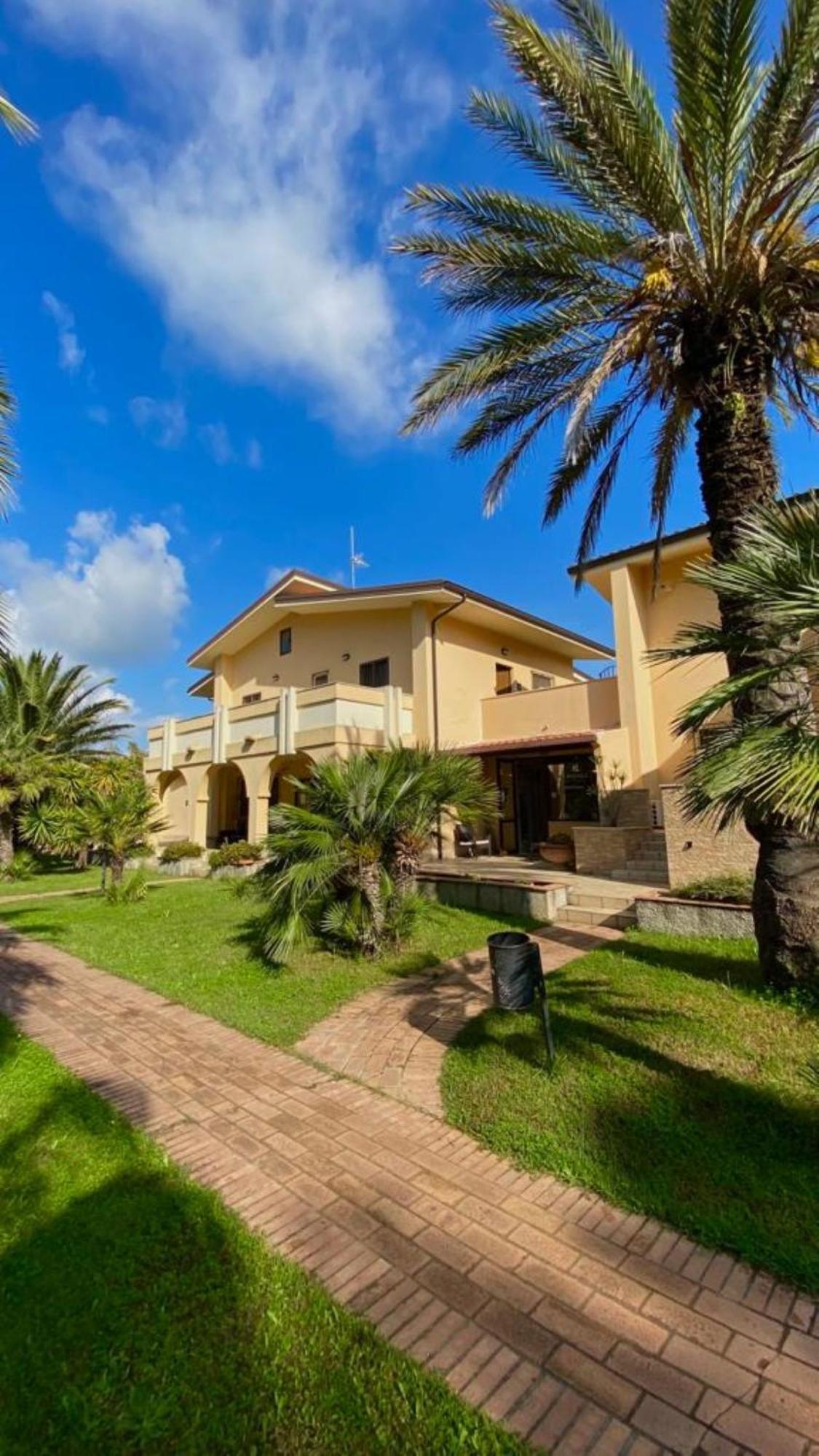 San Michele Apartments&Rooms Катандзаро Екстериор снимка