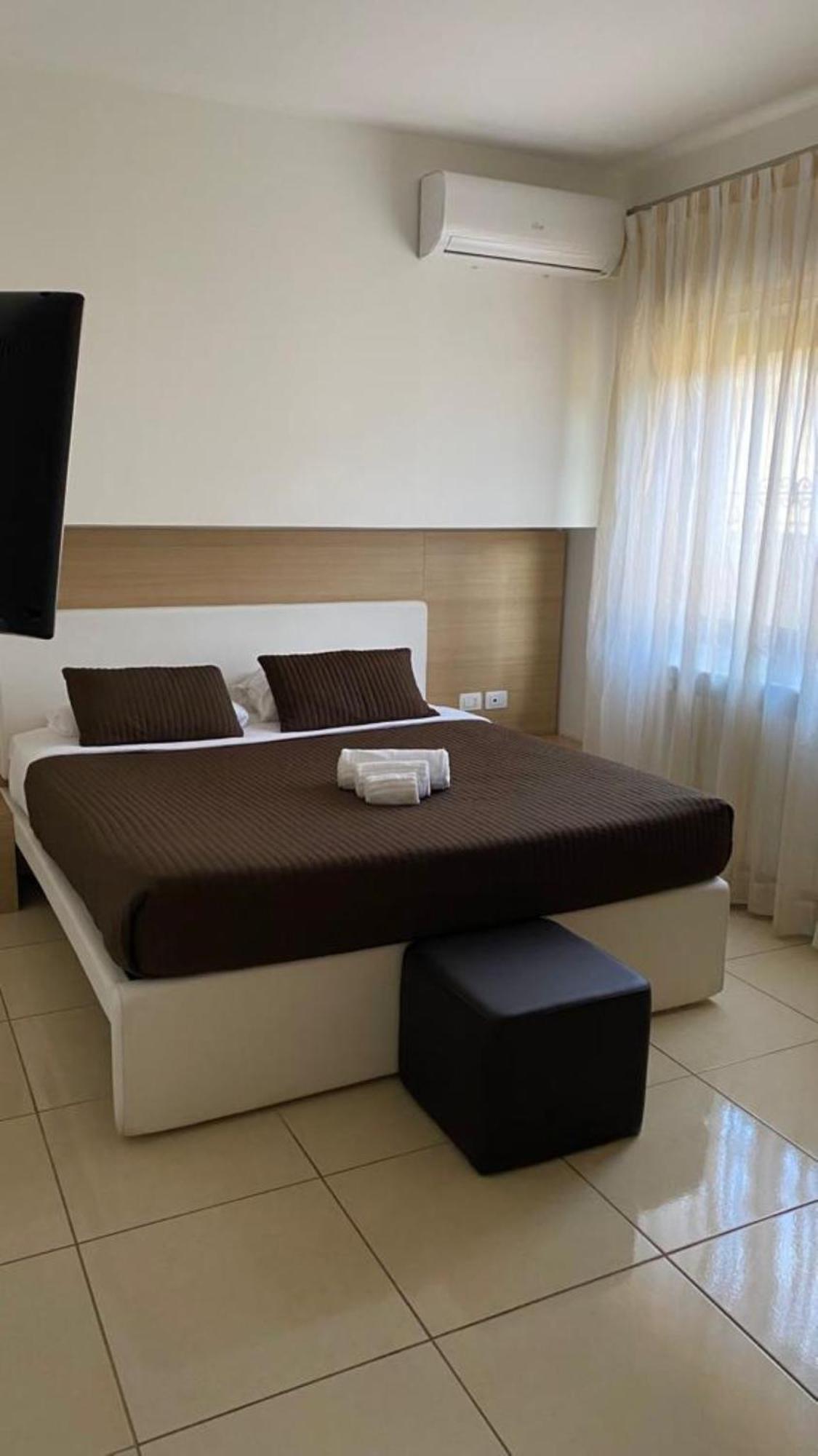 San Michele Apartments&Rooms Катандзаро Екстериор снимка